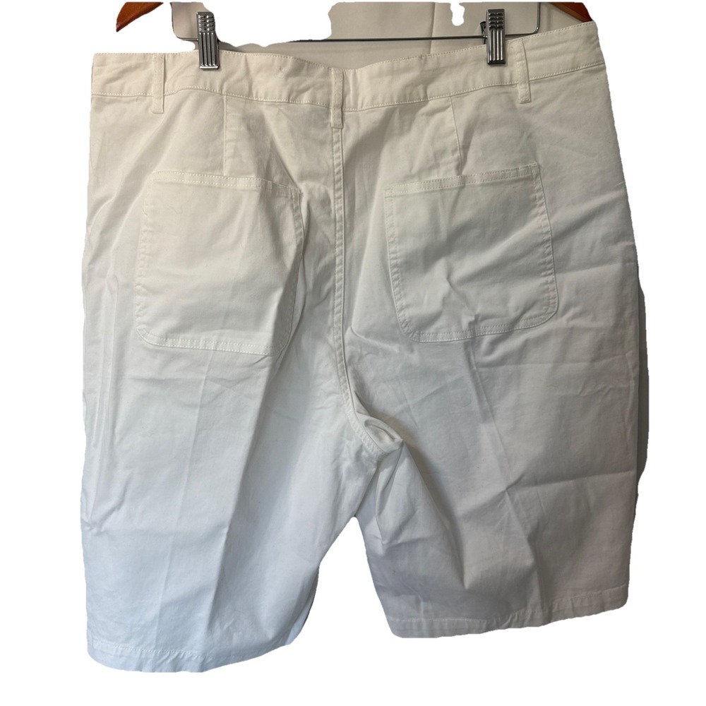 D & Co. Women's‎ Plus Sized Shorts White Size 18w - Picture 3 of 6